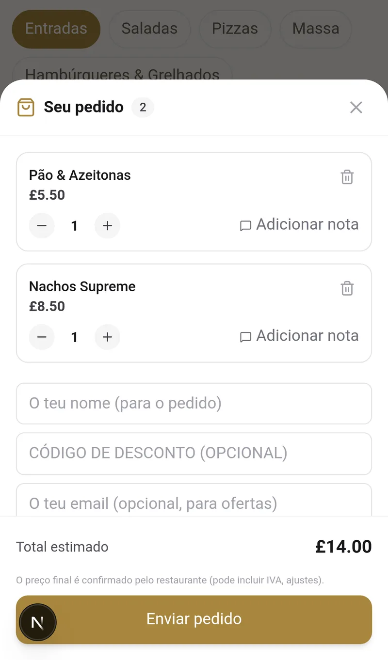 Carrinho do cliente com produtos, notas, código de desconto e botão de enviar pedido